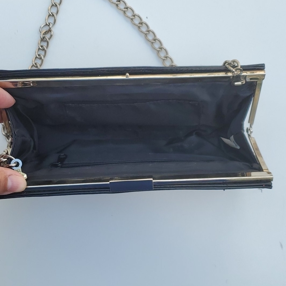 Leopard Print Faux Fur Clutch with chain o… - Picture 5 of 10